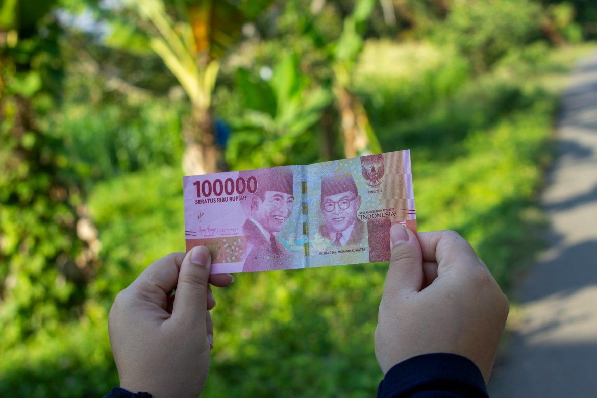 Cara Terbaru Transfer Pulsa Indosat , Praktis Lewat SMS, Kode UMB, dan Aplikasi MyIM3